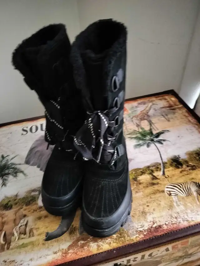 Sorel Winter boots like new Size 9
