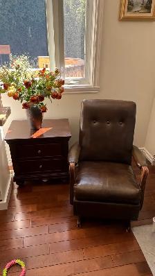 Vintage Rocking Chair - Photo 3