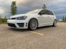 2017 Volkswagen Golf R