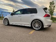 2017 Volkswagen Golf R - Photo 3