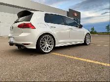 2017 Volkswagen Golf R - Photo 6