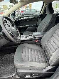 2017 Ford Fusion SE Sedan : Well Serviced - Photo 8