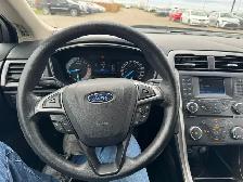 2017 Ford Fusion SE Sedan : Well Serviced - Photo 12