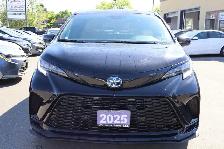 2025 Toyota Sienna XSE - Photo 2