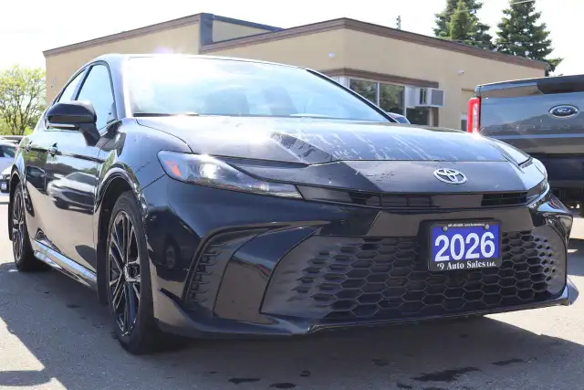 2026 Toyota Camry SE Hybrid