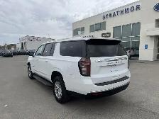 2024 Chevrolet Suburban LT - Photo 2