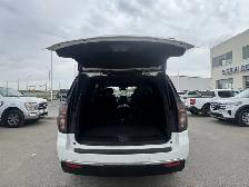 2024 Chevrolet Suburban LT - Photo 7