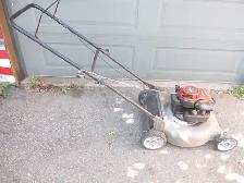 CRAFTSMAN 21'PUSH LAWN MOWER BRIGGS CLASSIC 4.5 H/P ENGINE