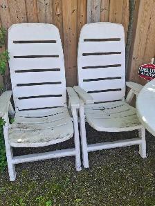 PATIO FOLDING CHAIRS