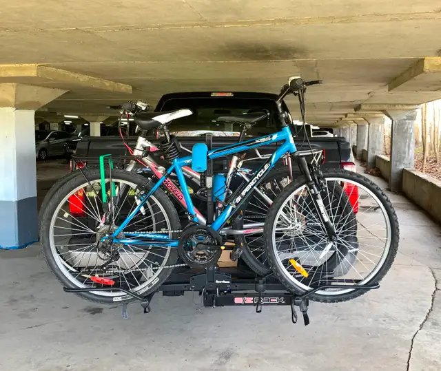 EZRACK CRADLE STYLE SWING OPEN  BIKE RACK