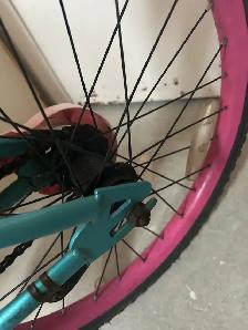 velo pour enfants  huffy Avigo blossom 20 pouces -75$ - Photo 5