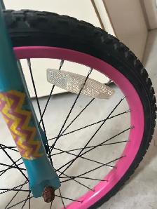 velo pour enfants  huffy Avigo blossom 20 pouces -75$ - Photo 6