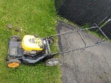 Brute Quantum 6.5 Self-Propelled Lawn Mower