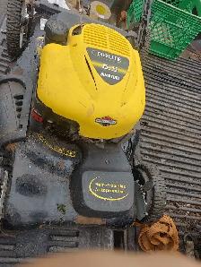 Brute Quantum 6.5 Self-Propelled Lawn Mower - Photo 2