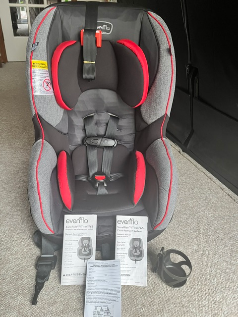 2 Baby Child Car Seats - EVENFLO Titan 65