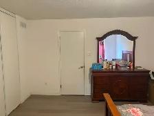 Master bedroom with private ensuite bath in Kanata - Photo 2