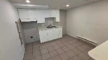3½ sous-sol rénové situé dans le quartier Ahuntsic - Photo 2