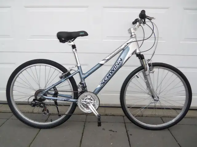 Vélo bicyclette 26 pouces schwinn hybride