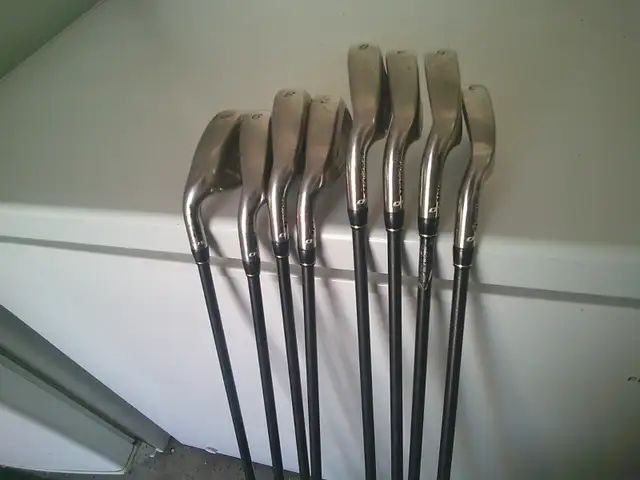 LEFT HANDGAUCHERFERS TAYLORMADE RAC IRONS FLEXIBLE SHAFT SET