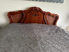 Beautiful 6 piece solid wood bedroom set. - Photo 5