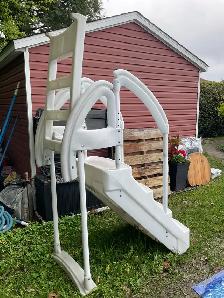 Échelle de piscine à vendre - Photo 2