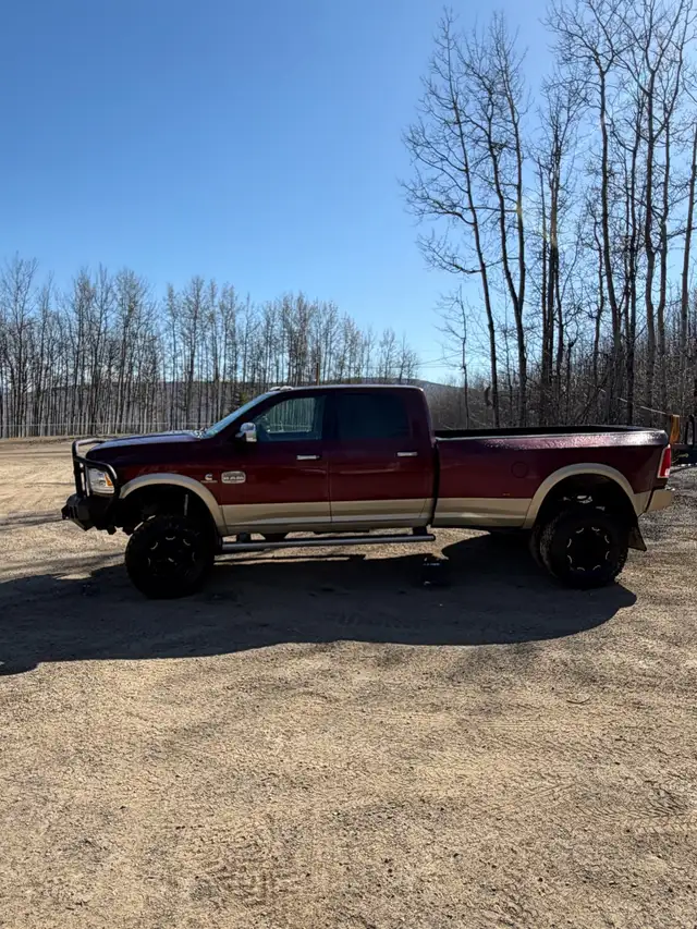 2017 ram 3500 longhorn dually