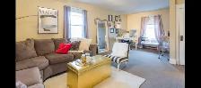 Upper unit, in an excellent location! - Photo 3