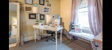 Upper unit, in an excellent location! - Photo 6