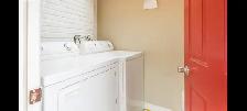 Upper unit, in an excellent location! - Photo 7