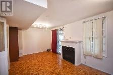 Spacious 2-Bedroom Apartment with Large Backyard - Photo 2