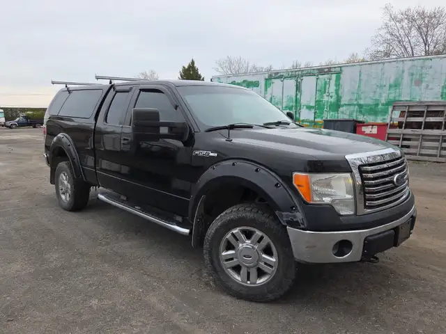 ## Automatique 2010 Ford F-150 XL avec boite 2X4 Noir ##