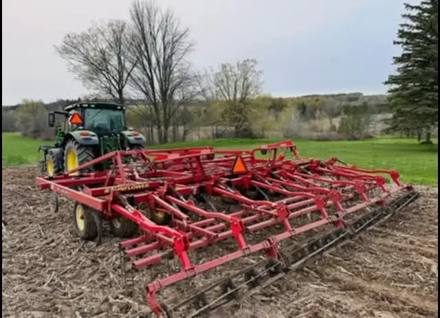 Sunflower cultivator