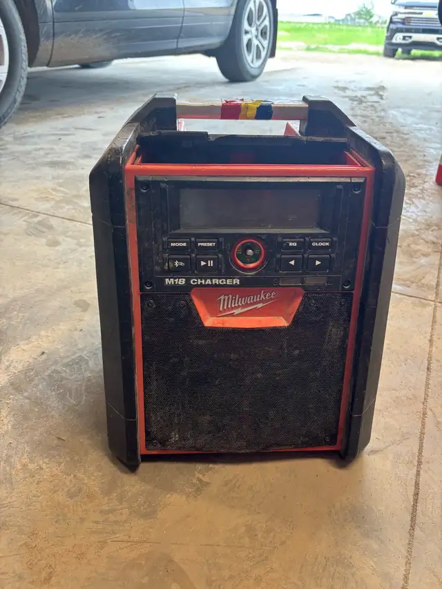 Milwaukee Radio Rough Shape