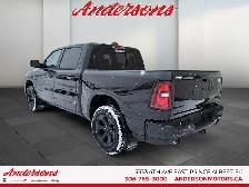 2026 Ram 1500 SPORT 5.7L HEMI V8 / Sport Crew Cab 4x4 / Premium - Photo 4