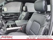 2026 Ram 1500 SPORT 5.7L HEMI V8 / Sport Crew Cab 4x4 / Premium - Photo 10