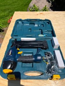 Air Nailer and staples