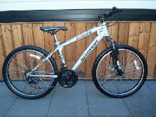 Vélo bicyclette 24 pouces schwinn suspension avant