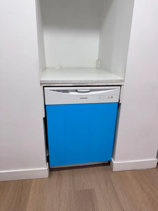 DISHWASHER FRIGIDAIRE