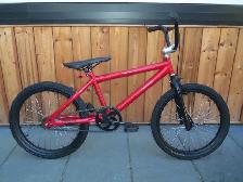 Bmx 20 pouces 90% neuf