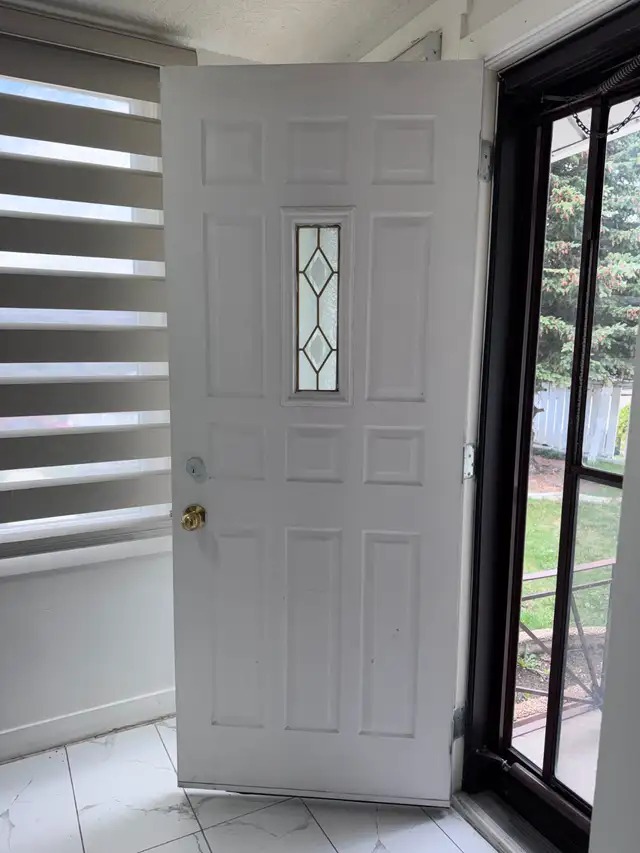MAIN ENTERENCE DOOR RIGHT HAND WITH HINGES AND LOCK