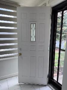 MAIN ENTERENCE DOOR RIGHT HAND WITH HINGES AND LOCK