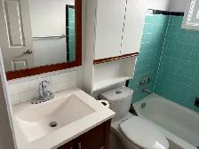 Spacious & Bright Two-Bedroom Apartment in a Prime Ottawa Locati - Photo 2
