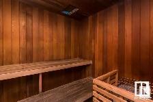 Large apartment in well managed building! - Photo 2