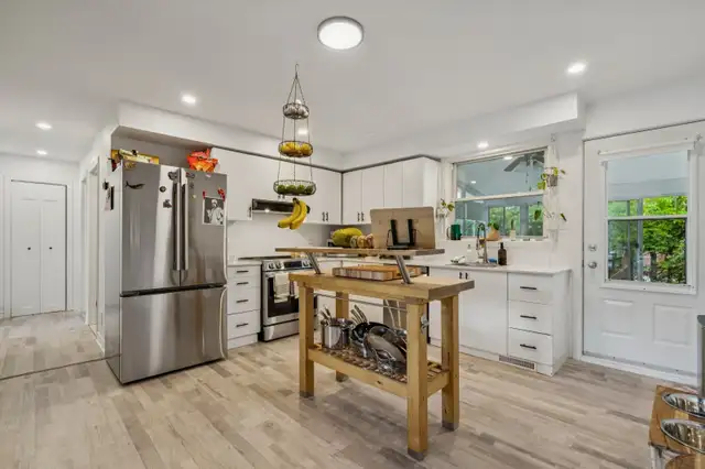 Grand 5½ rénové sur 2 étages | Saint-Jean-sur-Richelieu