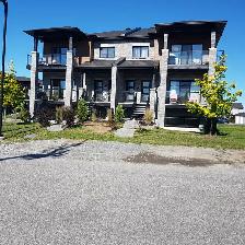 Beautiful modern condo, close to Ottawa, includes all appliances - Photo 10