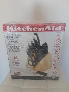 BRAND NEW (Never opened box) Kitchenaid 16 Piece Knife Set