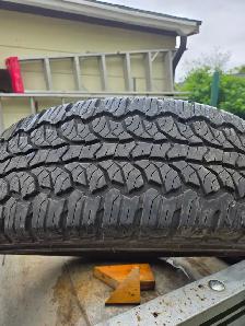 LT275/65/18. Tires - Photo 2