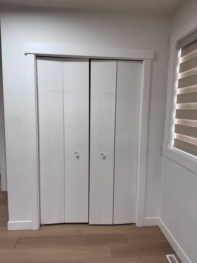 BI FOLD CLOSET DOORS WITH TRACK