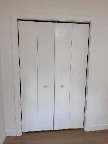 BI FOLD CLOSET DOORS WITH TRACK - Photo 3