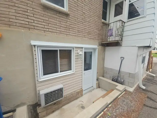 À LOUER – GRAND 3½ ENTIÈREMENT MEUBLÉ ET ÉQUIPÉ – DISPONIBLE